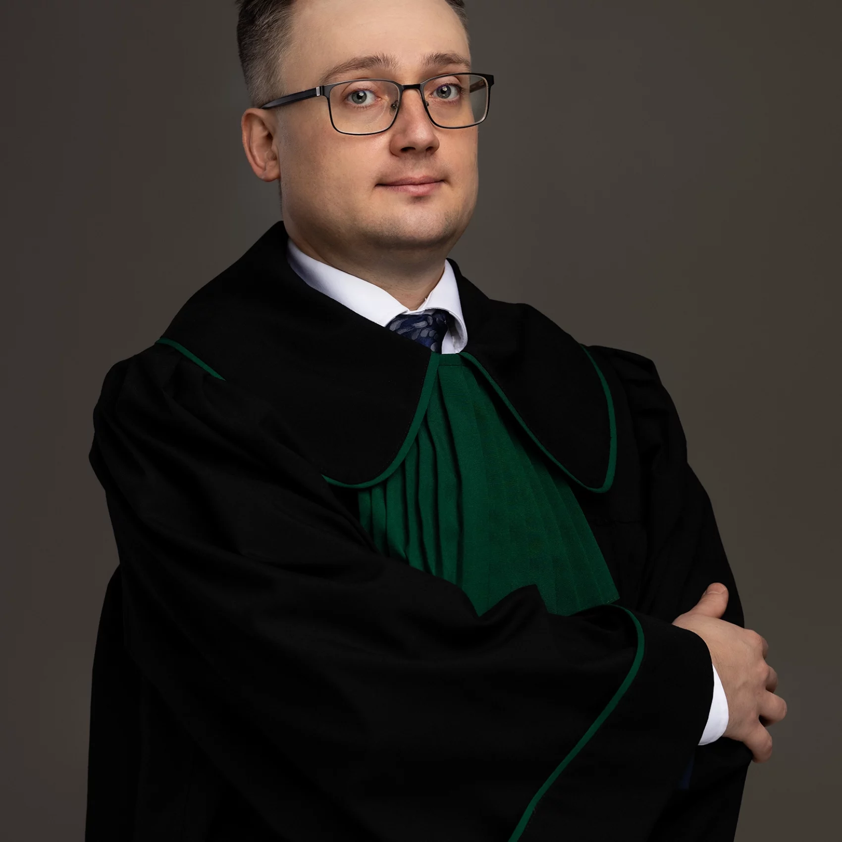 Adwokat Damian Murdza – prawnik w Rzeszowie, specjalista prawa karnego, cywilnego i rodzinnego, w kancelarii przy ul. Szopena 17